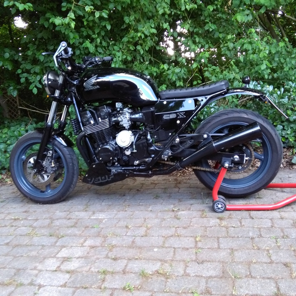 Umbau CBX 750 F RC17 Honda