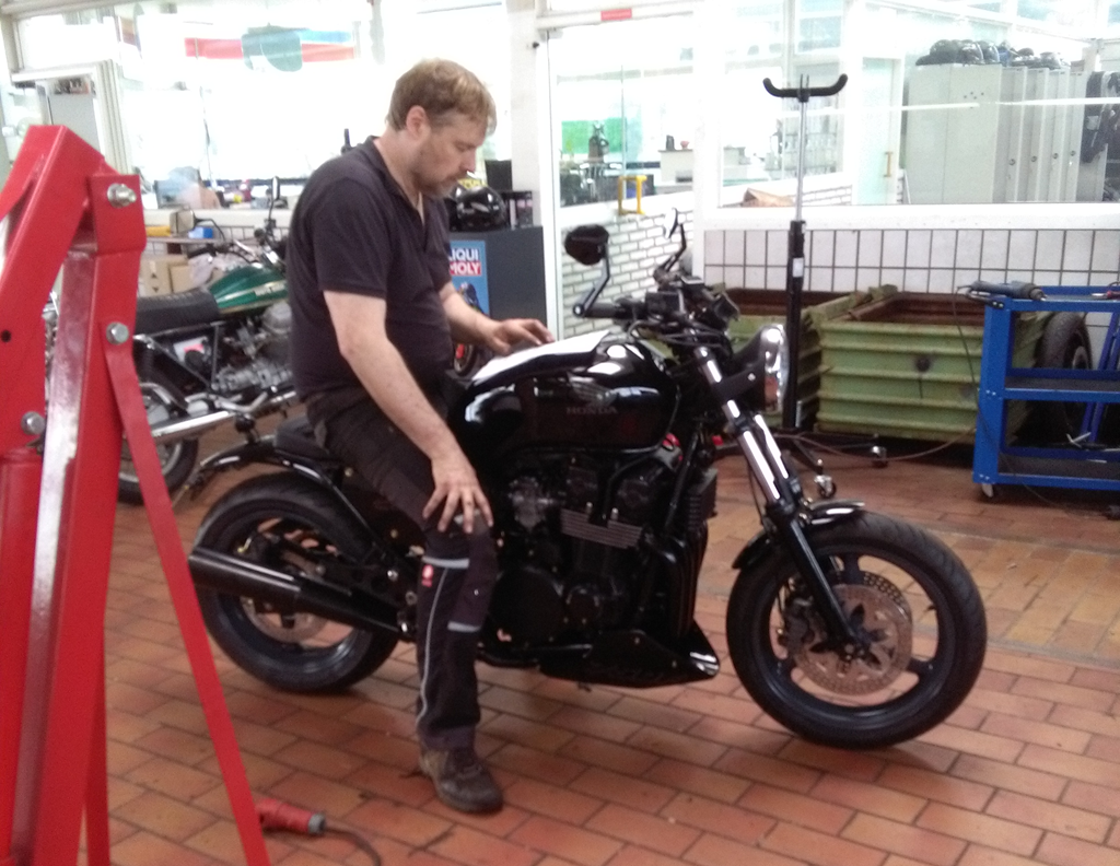 Der Umbau einer CBX 750 RC17 Honda